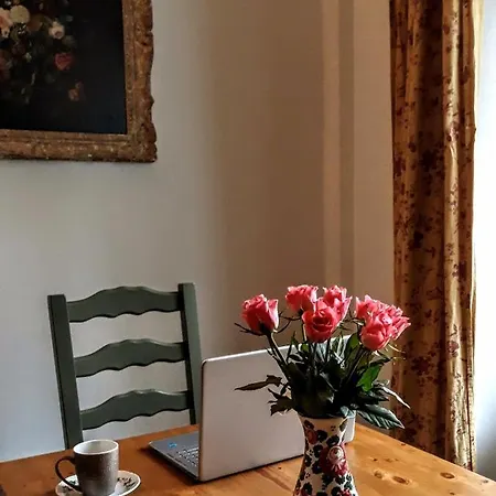 Les Hirondelles Bed & Breakfast Armaille