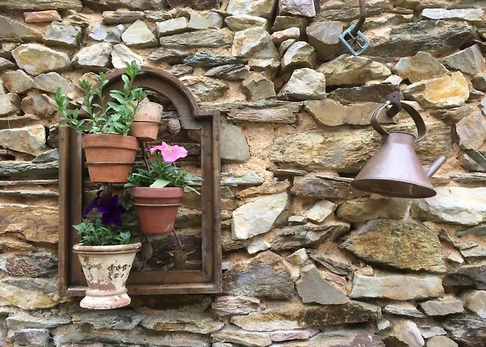 Les Hirondelles ベッド・アンド・ブレックファスト 3*